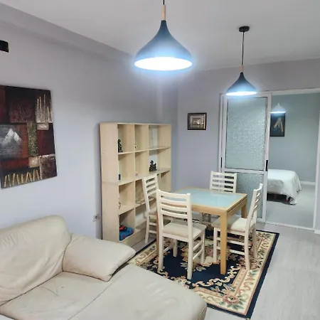 The Nest At Wilson Square * Τίρανα
